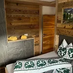 Sabine Apartmán *