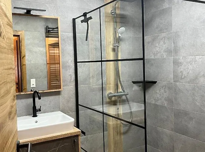 Sabine פלאטלאך